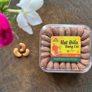 Hạt điều rang củi xếp hoa hộp vuông 230g