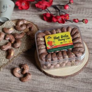 Hạt điều rang củi xếp hoa hộp vuông 230g