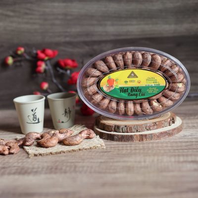 Hạt điều xếp hoa hộp oval 400g